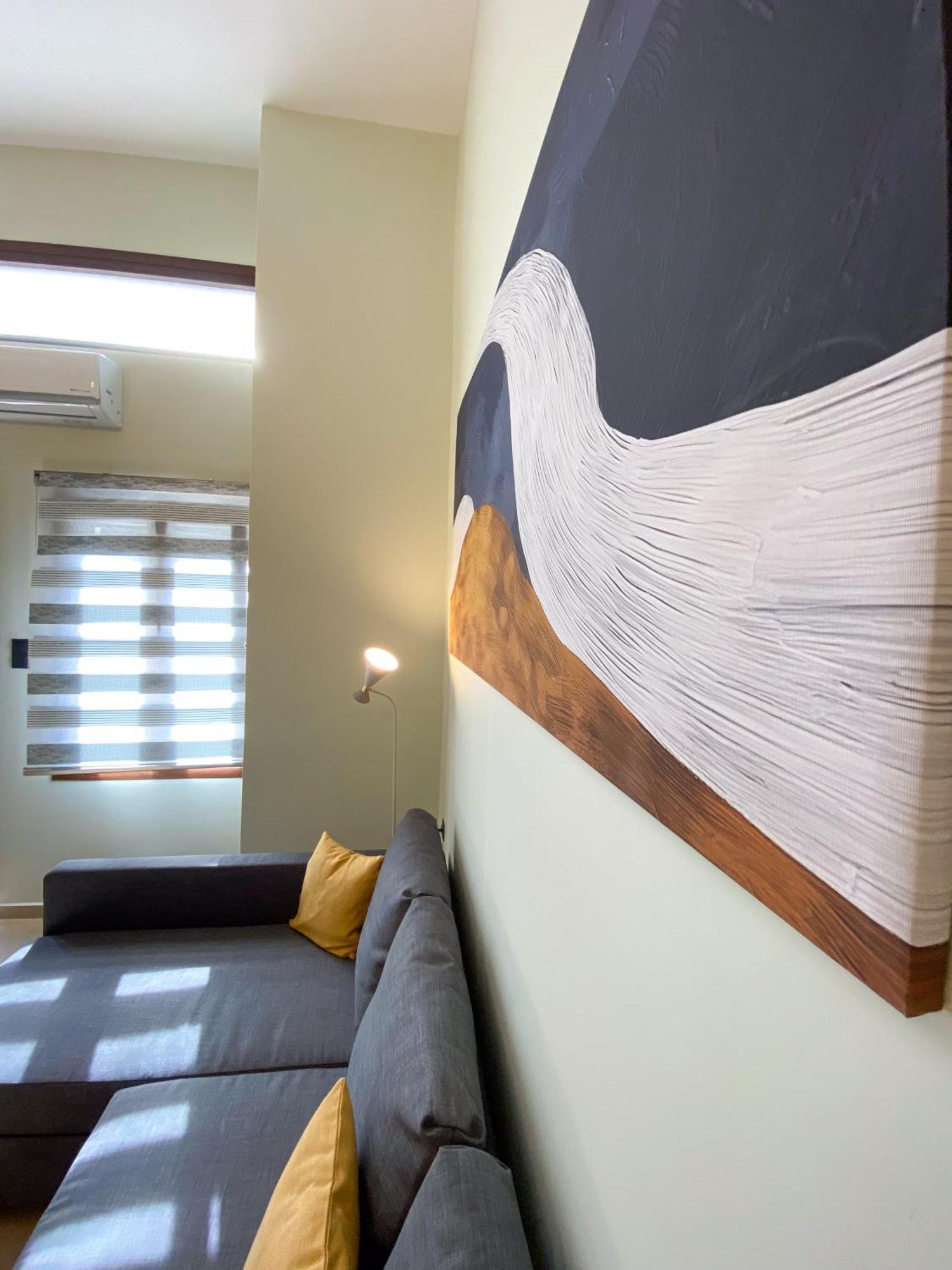 1927 Apartment